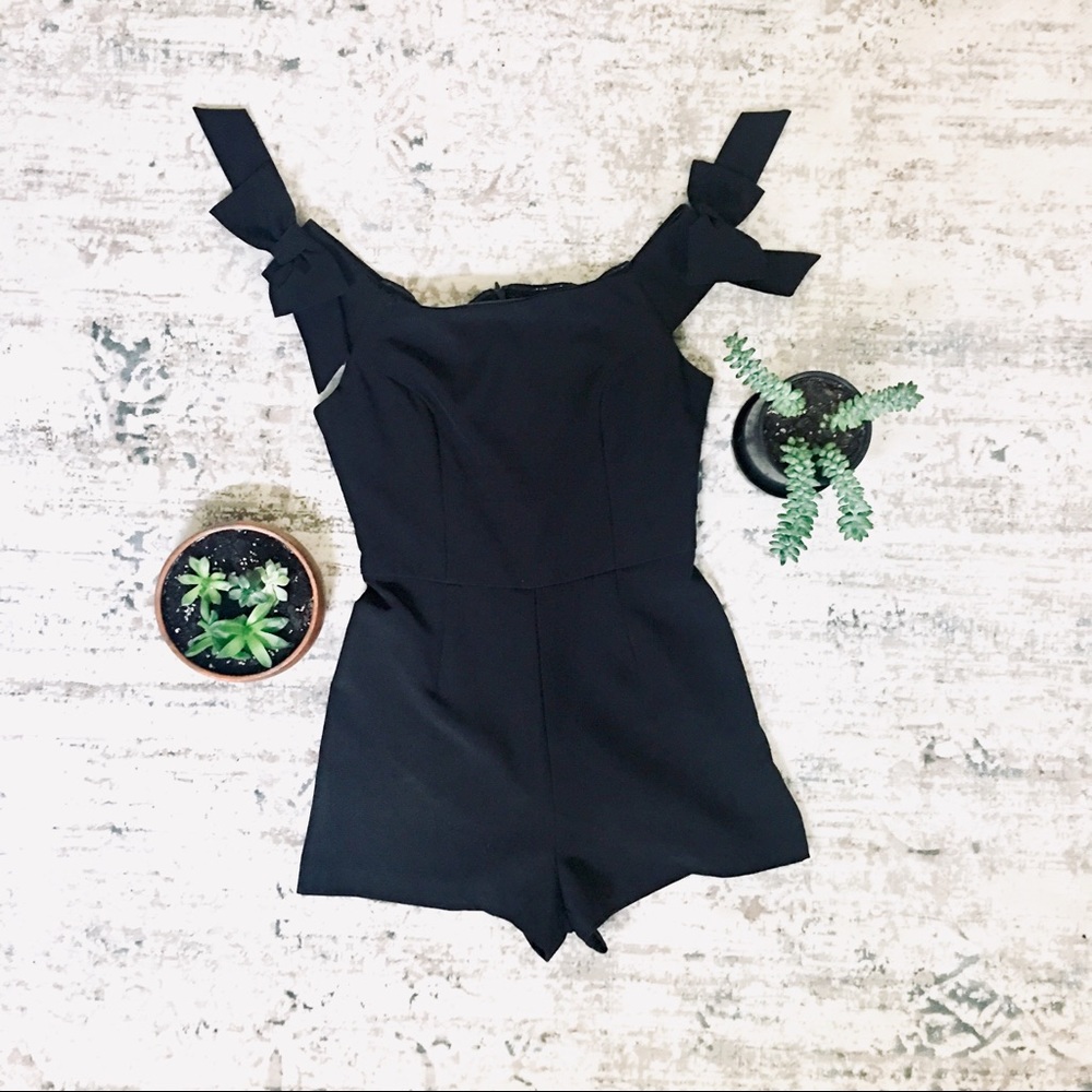 Romeo&Juliet Couture•Off-shoulder romper💋